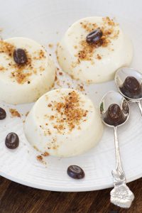 Panna cotta à l'huile de café et Pralin - Emile Noël - Vanessa Romano photographe et styliste culinaire
